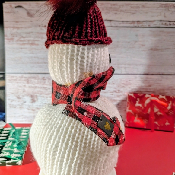 ☃️☃️☃️13x8 Handmade Knit Snowman with Red Hat and Scarf - Picture 7 of 10